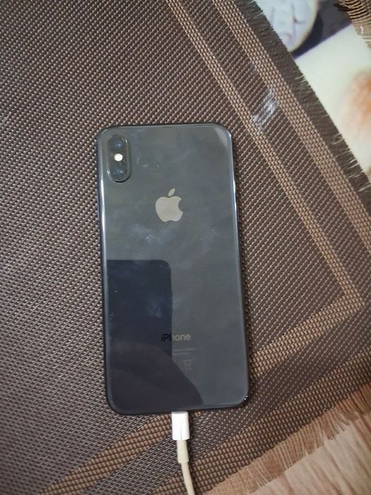 Vând iphone x black
