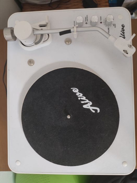 Проигрыватель винила Alive Neoteric