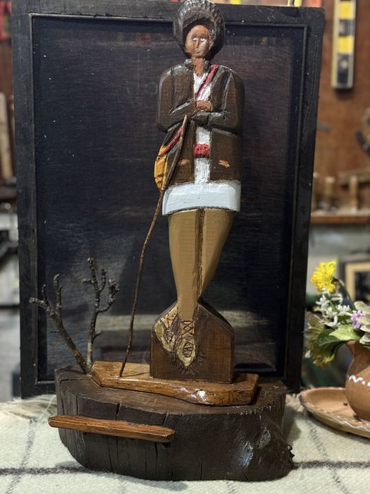 Sculptura manuala fin lemn
