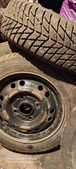 Продам комплект зимних колёс