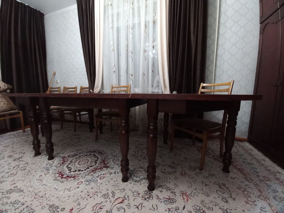 Пподам стол для гостинной