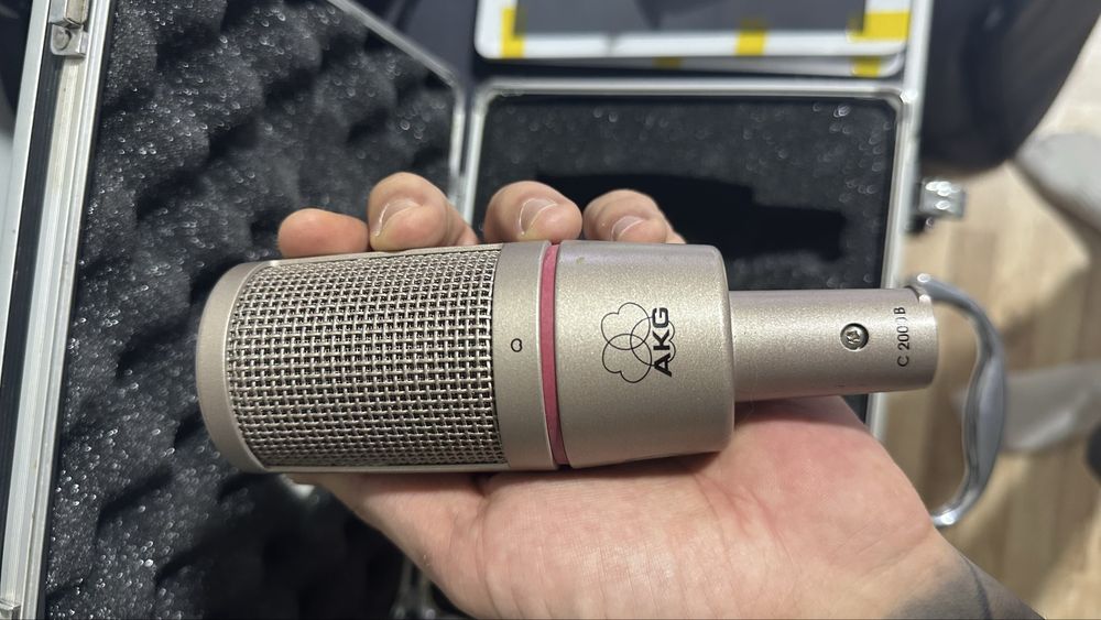 Микрофон AKG C2000B