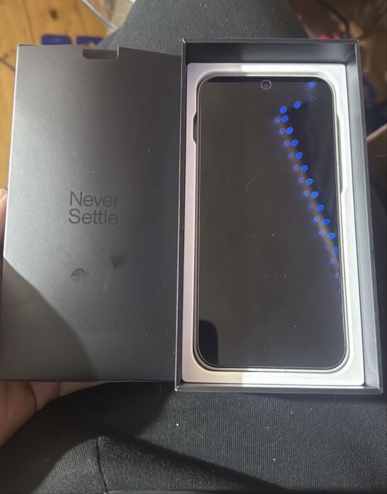 Смартфон One Plus 15 - 512 GB - 16 GB Ram, 165 Hz display