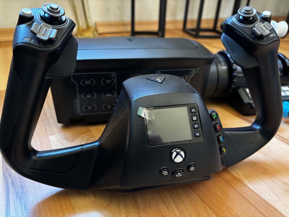 Пълен комплект за Flight Simulator: Turtle Beach VelocityOne Flightstick + Rudder Педали (За PC / Xbox)