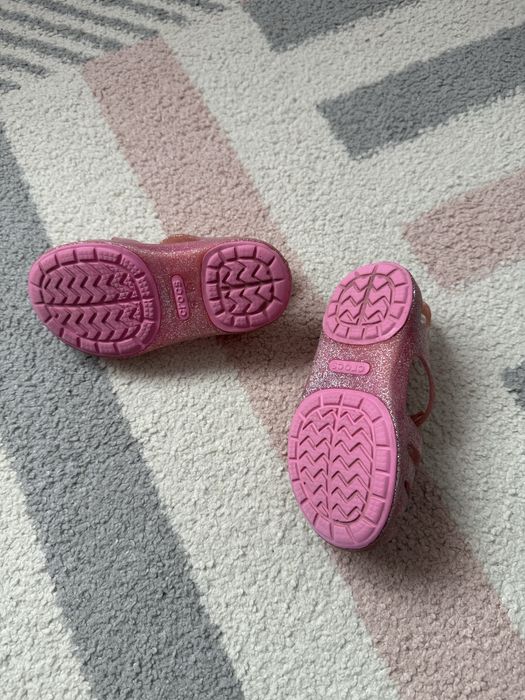 Sandale Crocs de fetite marime 24-25