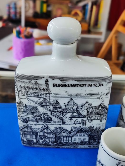 Порцеланова бутилка с 4 чашки Altenkunstadt Germany
