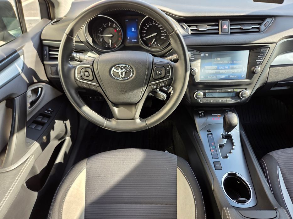 Toyota Avensis Automată,1,8 benzină, euro 6, carte service la zi.