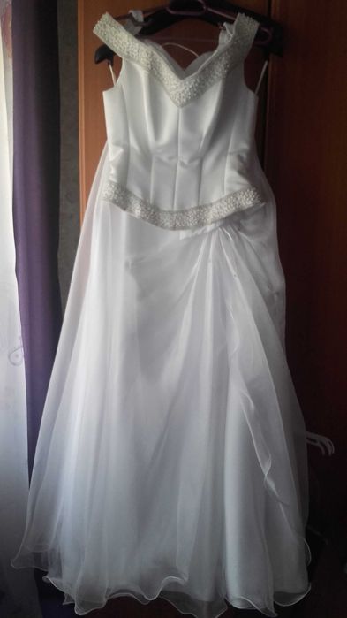 Rochie mireasa-tip printesa