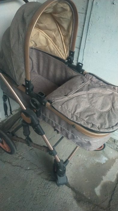 Коляска в хорошем состояний