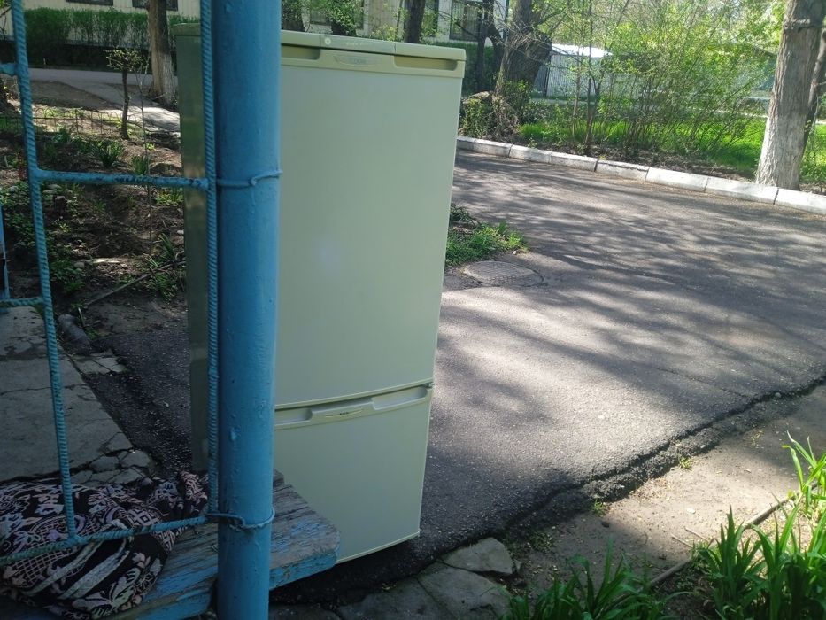 Холодильник продам