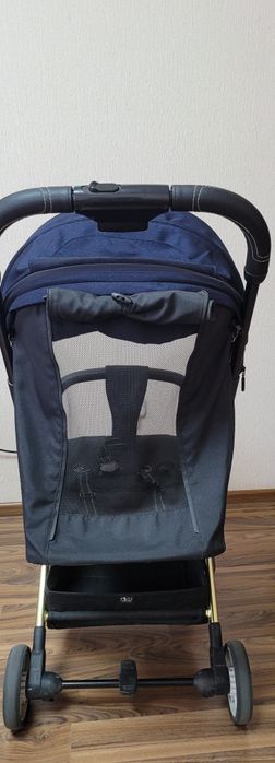 Продам прогулочную коляску