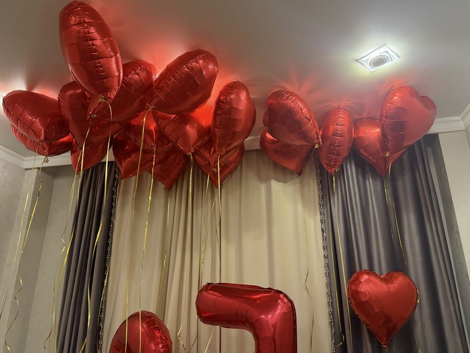 Шары красного цвета