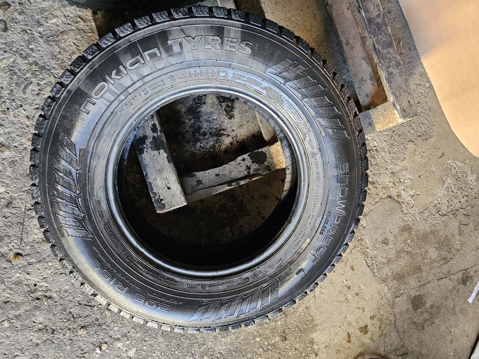 4 anvelope iarna 205 R16C Nokian 2022