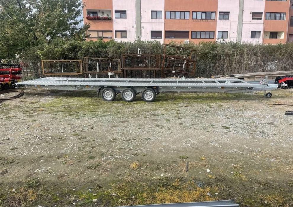 Trailer nou 8,5m pe 3 axe