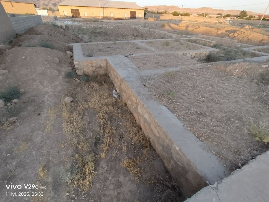 Нурота тумани Парпи узоқ массивида ер участка сотилади