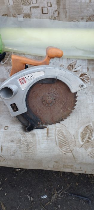Продам электро циркулярку на запчасти