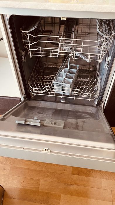 Посудомоичная машина