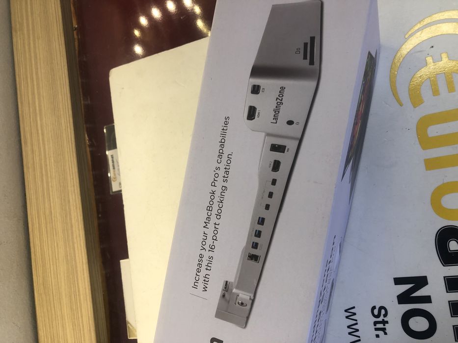 Statie de andocare LandingZone MacBook Pro 13inch A