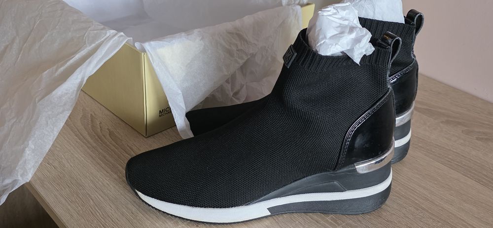 Michael Kors Skyler Bootie, 39