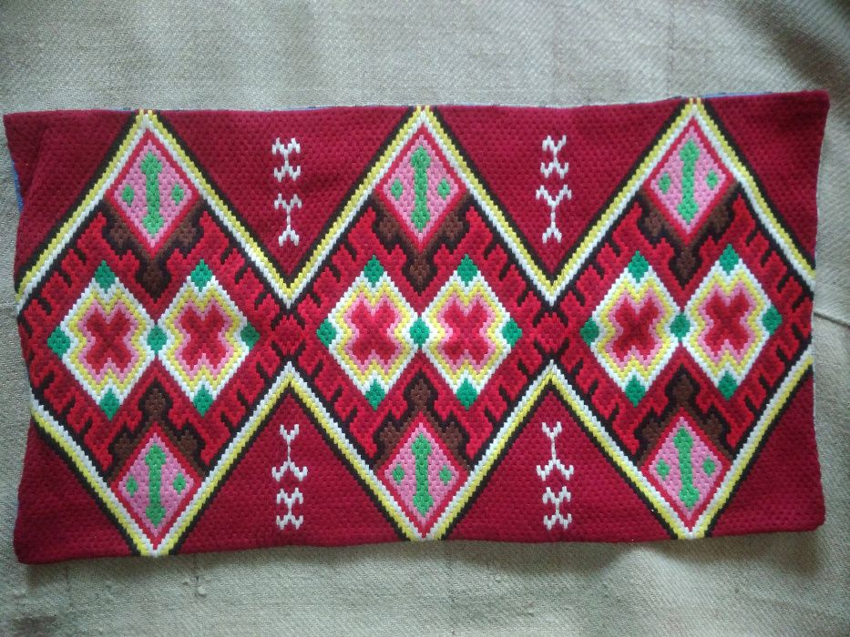 Автентични ръчно тъкани калъфки за възглавници