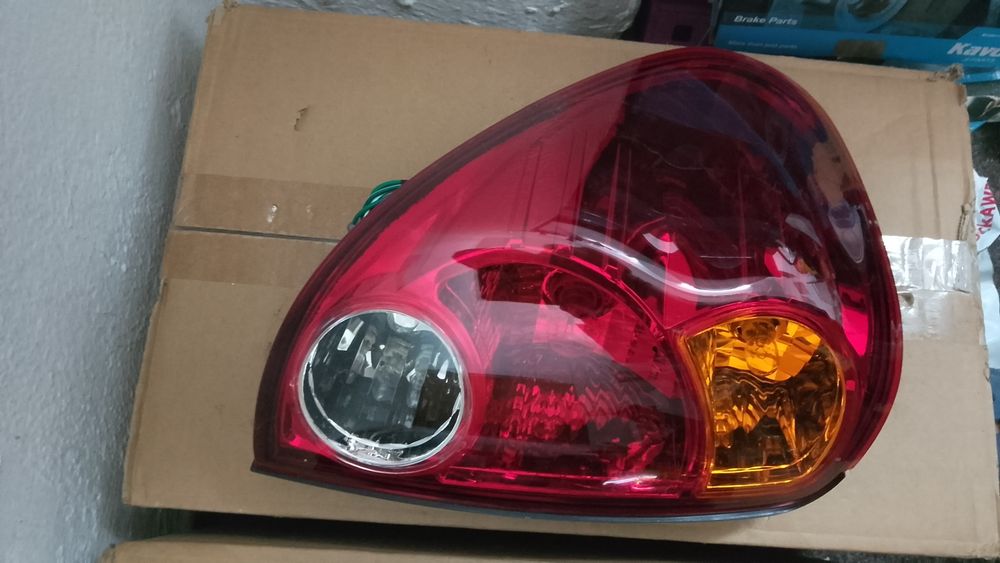 Lampa stop Mitsubishi l200  l 200 stop far aripa bara oblon grila bena lada Mitsubishi l200