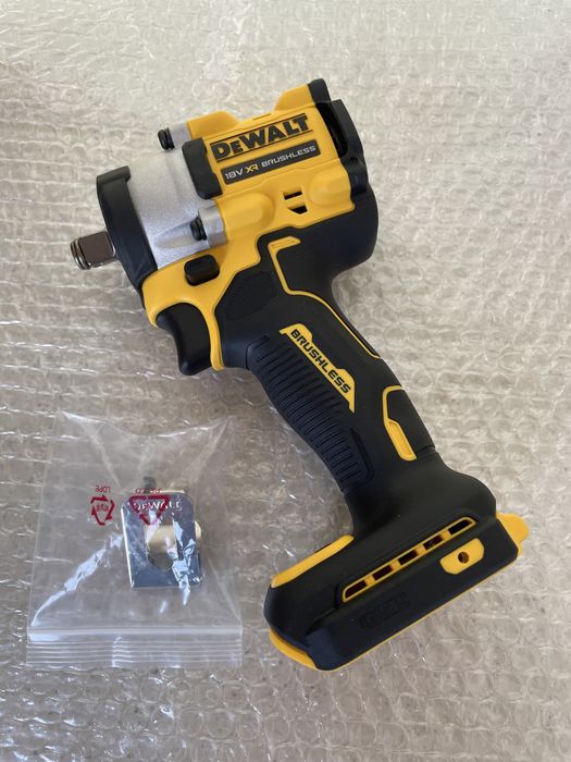 DeWALT DCF 921 XR Masina De Insurubat Cu Impact, Cu Patrat De 1/2,  Original Nou !