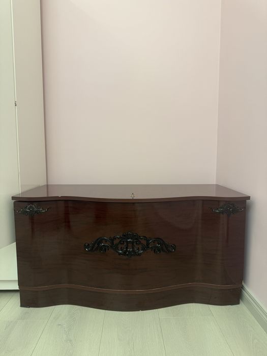 Продается Мебельный сундук-тумба