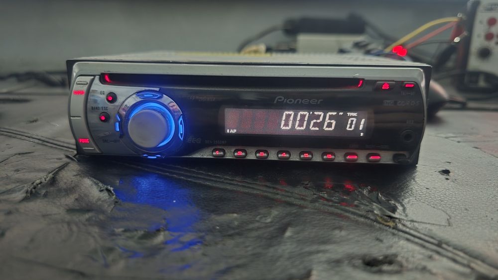 Srochna sotiladi delfin magnitafon