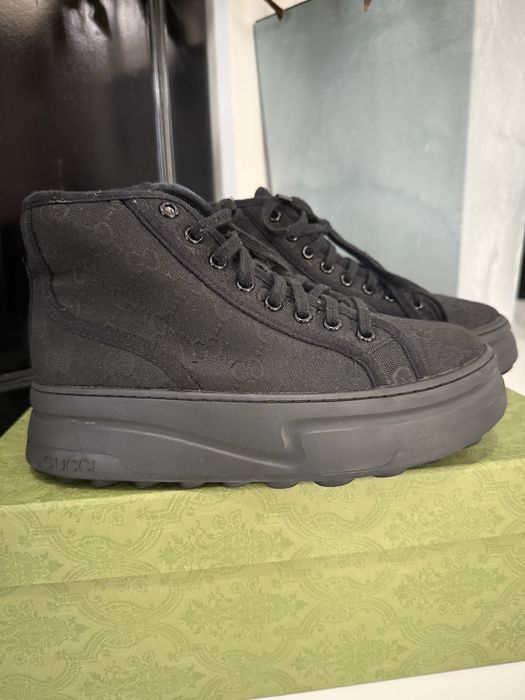 Gucii in stare foarte buna originlai mas 39