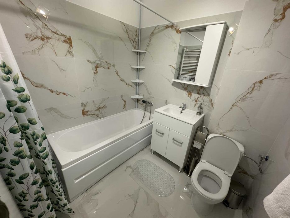 DE ÎNCHIRIAT apartament 2 camere- Diamantului, zonă bună și liniștită!