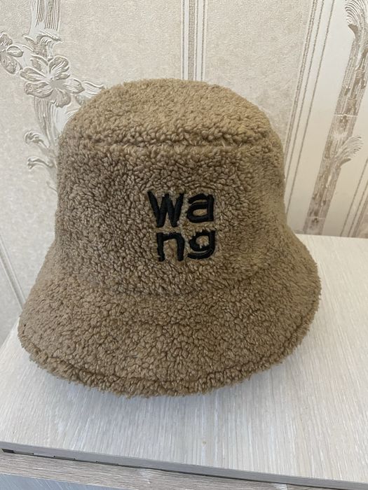 Продам шляпу меховую.