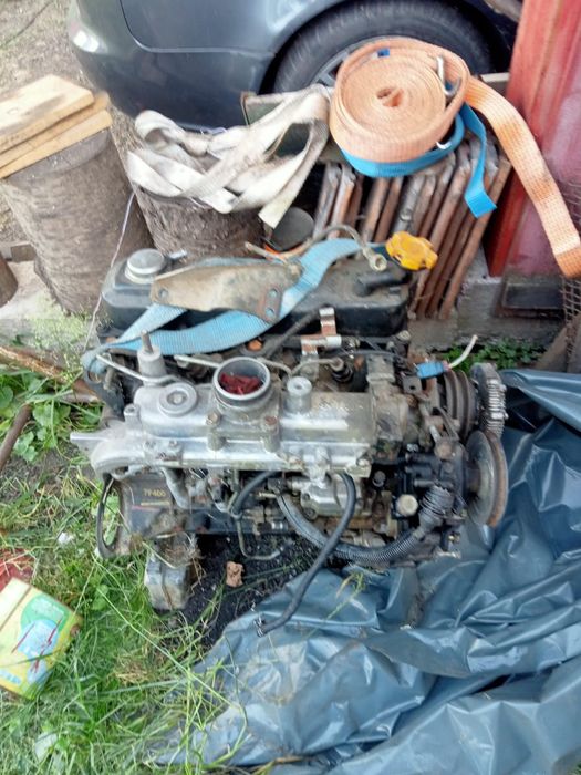 Vând piese Nisan terano 27