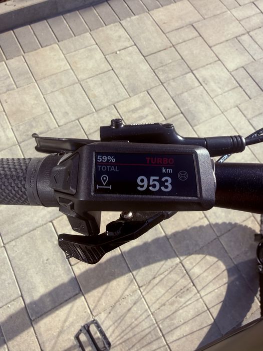 Bicicleta electrica Cube baterie 800 motor bosch smart