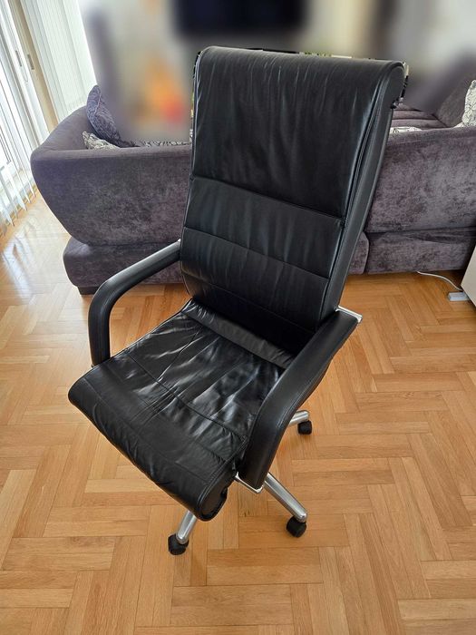 Стол SATO - естествена кожа