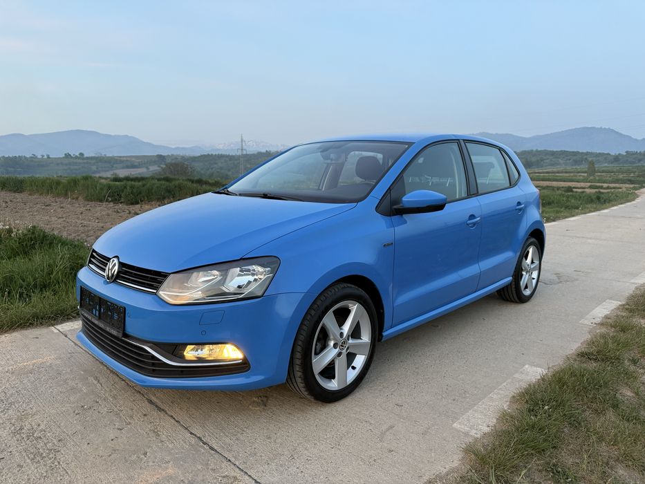 VOLKSWAGEN Polo