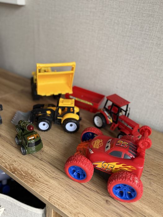 Лот играчки за момче. Багери, бетоновоз, трактор кола