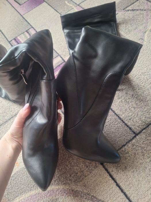 Продам ботфорты на шпильке