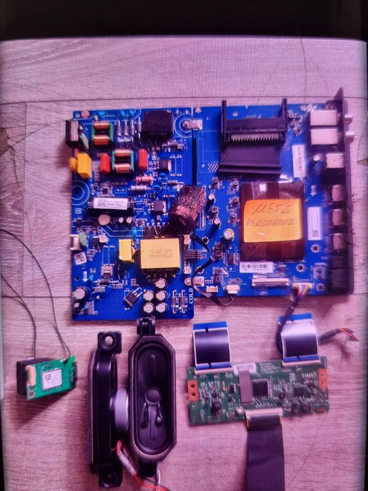 Samsung LE37B653T5P,LG и METZ