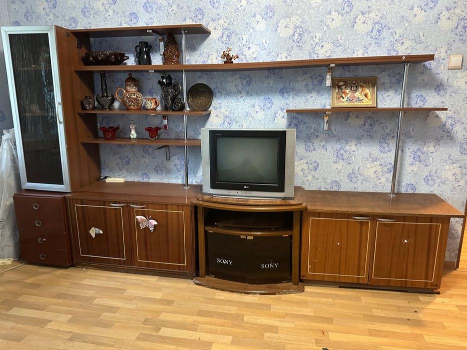Продаю стенку с тумбой