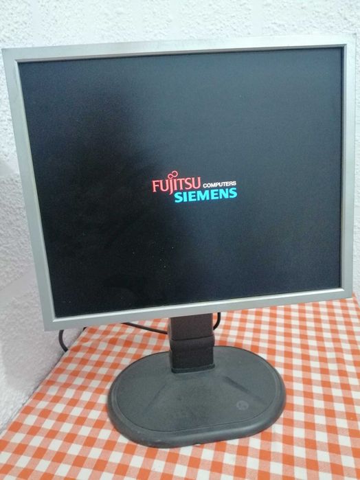 Vand 2 Monitoare 19" 50 cm diag pret negociabil