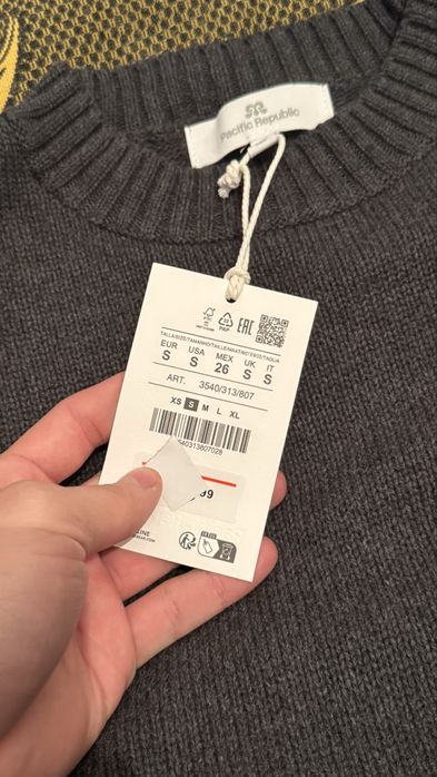 Свитер новый Pull & Bear