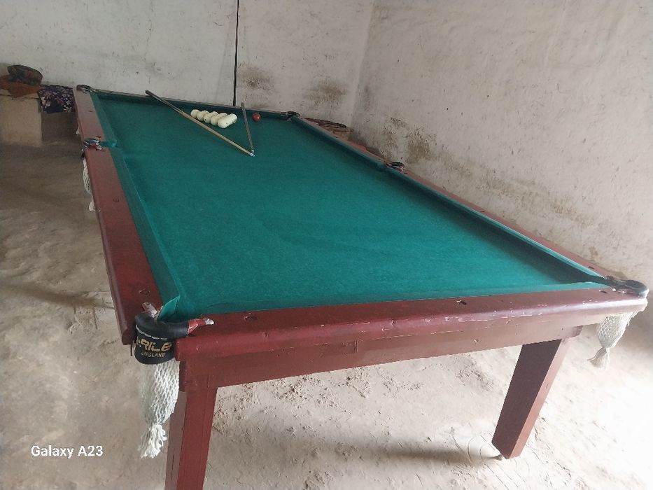 Biliard stol sotiladi  yaxshi xolatda