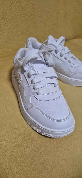 Adidasi albi  36