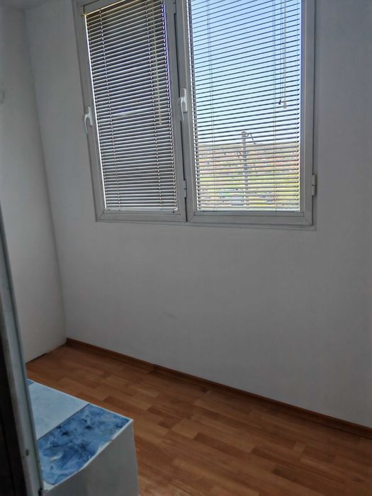 Продавам двустаен апартамент в кв. Деленките с. Айдемир