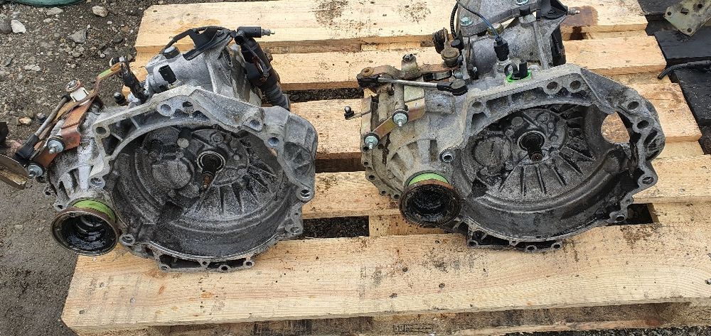 Cutie viteze Golf 4/Octavia 1/Seat 1.4 benzină 02K301107J 5+1 Trepte