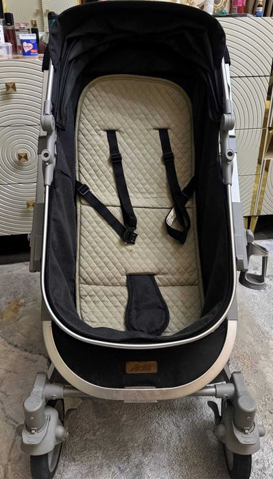 Коляска (фирма Adil)