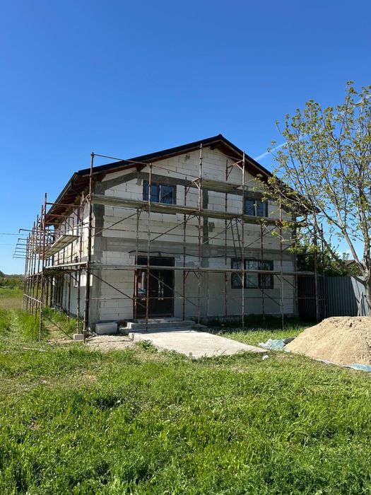 Inchiriez schela metalica completa