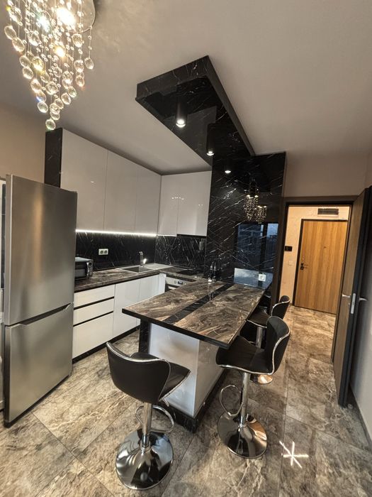 Дава се под наем Двустаен апартамент в София, 7-ми 11-ти километър - 60 кв.м за 800 € - Снимка #1