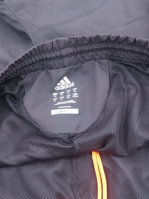 Продавам 3 броя къси панталони