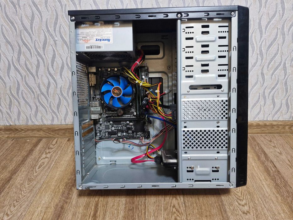 Компьютер i3+SSD. Полный комплект.